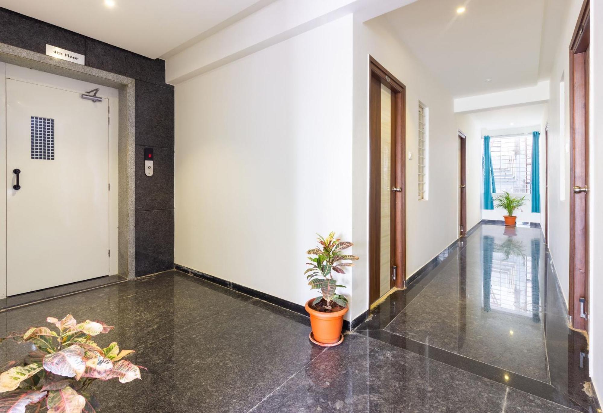 OYO 44149 Qualia Inn Kondapur Hyderabad Exterior foto